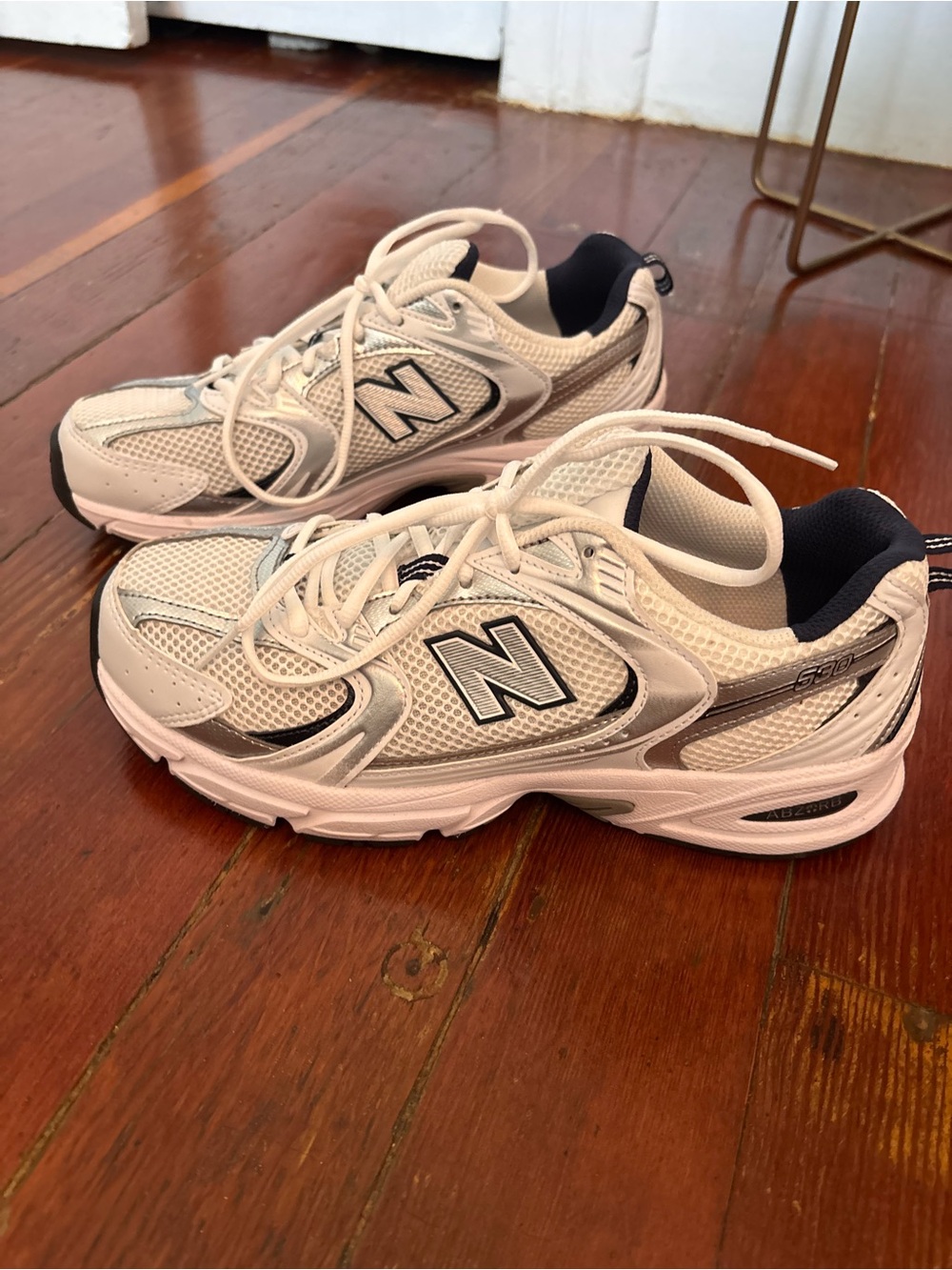 NEW New Balance 530 White and Navy Mesh Athletic Sneakers